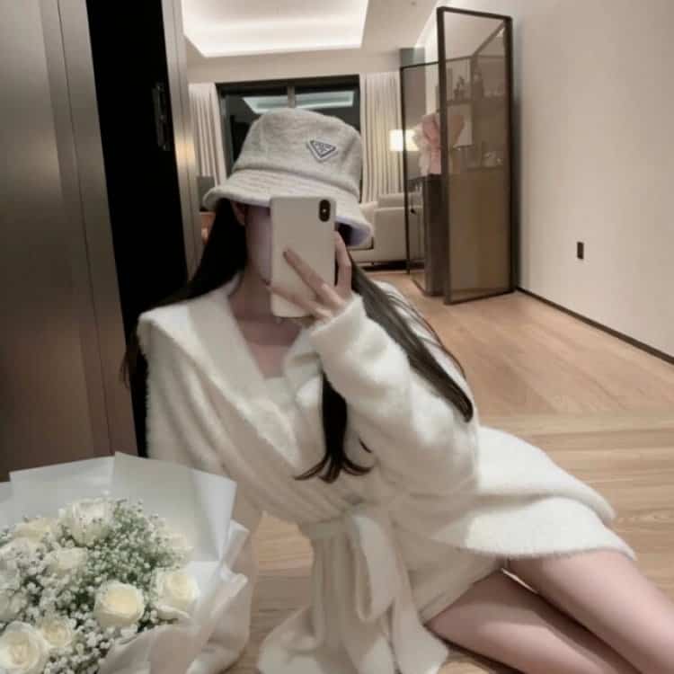 浪漫爱情:巴黎夜空下的誓言